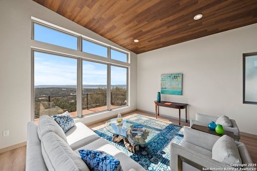 301 Vip Dr, Canyon Lake, TX, 78133-6538 | Card Image