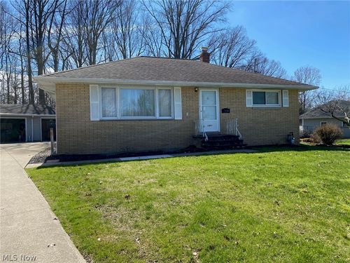 2480 Larchmont Ct, Wickliffe, OH, 44092-2470 | Card Image