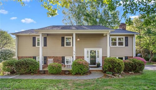 4608 Sun Valley Ln, Kernersville, NC, 27284-9342 | Card Image