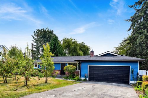 875 Adelia St, Blaine, WA, 98230-8006 | Card Image