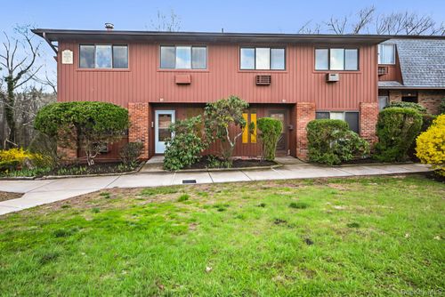 105 Coachlight Square, Cortlandt, NY, 10548 | Card Image