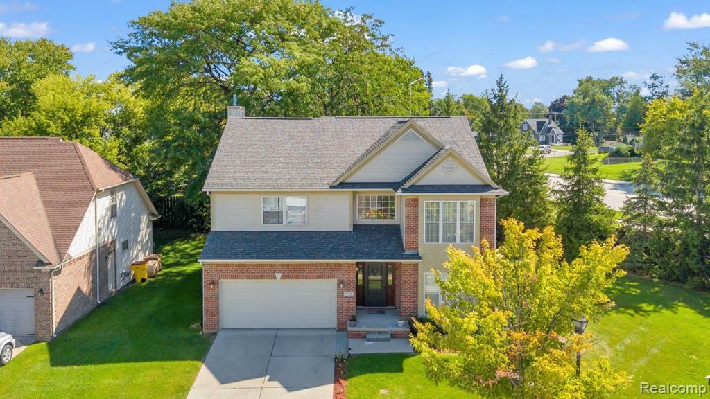 Brady Ln, Pontiac, MI 48342