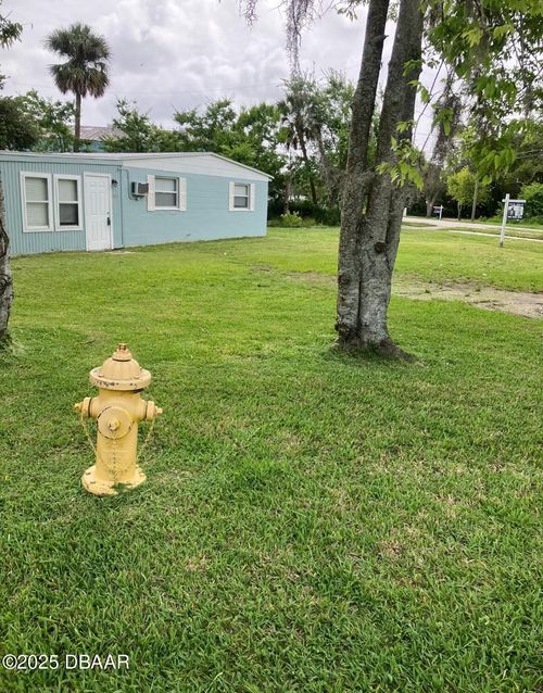 305 Elsie Ave, Holly Hill, FL, 32117-4323 | Card Image