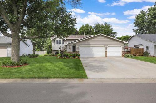10907 Quebec Ave N, Champlin, MN, 55316-3261 | Card Image