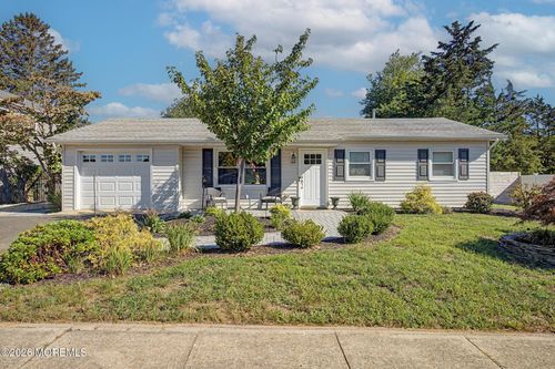 18 Fresno St, Barnegat, NJ, 08005-2546 | Card Image