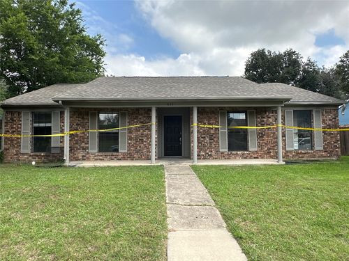 411 Creekmeadow Ln, Lewisville, TX, 75067-6587 | Card Image