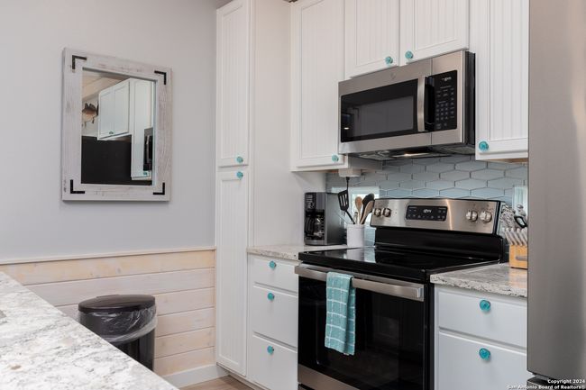 UNIT-402 - 1701 S Station St, Townhouse with 3 bedrooms, 3 bathrooms and null parking in Port Aransas TX | Image 9