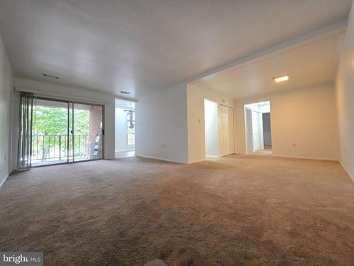 31-3362 Woodburn Rd, ANNANDALE, VA, 22003-6802 | Card Image