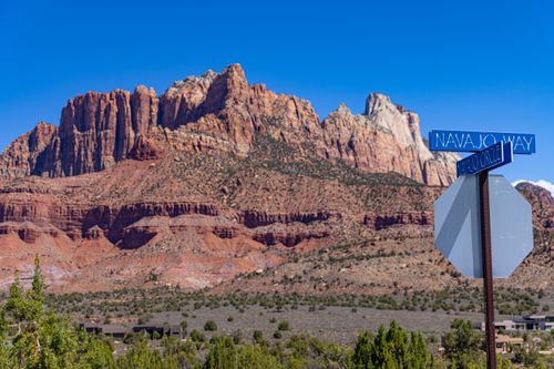 2495 Navajo Cir, Springdale, UT, 84767-7736 | Card Image