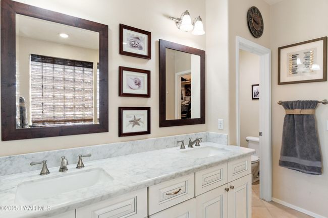 DUAL SINKS, WATER CLOSET, WALK-IN CLOSET | Image 19