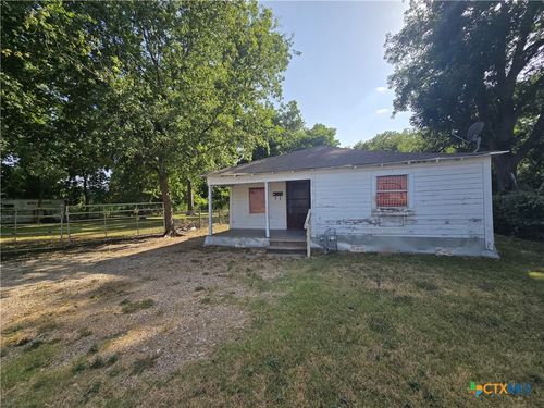 313 Commerce St, Marlin, TX, 76661-3038 | Card Image