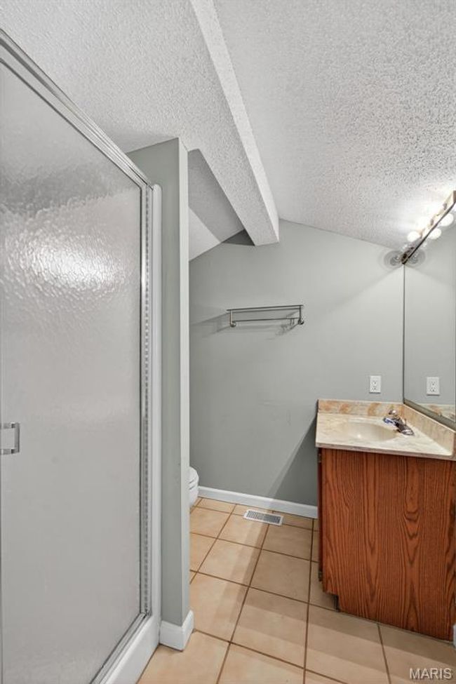 Full bath located in the Loft | Image 27