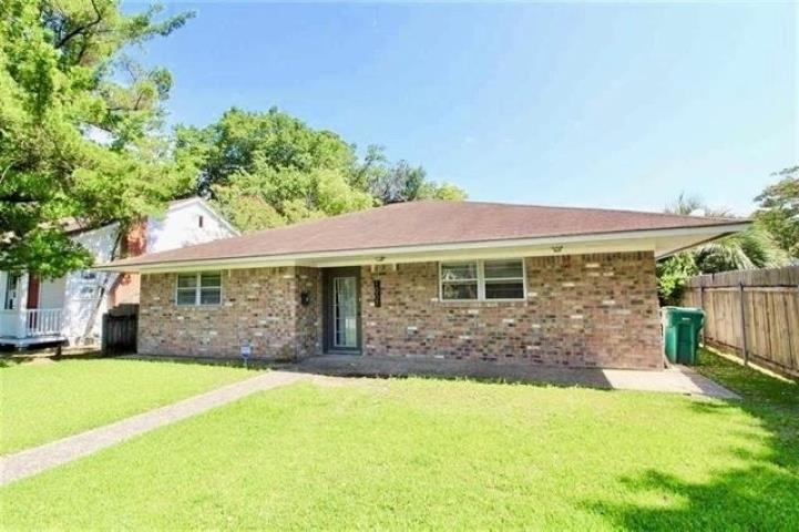 Orange Ave, Orange, TX 77630