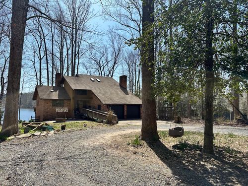678 Lake Caroline Dr, Ruther Glen, VA, 22546-5113 | Card Image