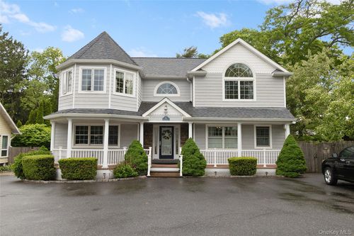 1414 Illinois Ave, Bay Shore, NY, 11706-5102 | Card Image