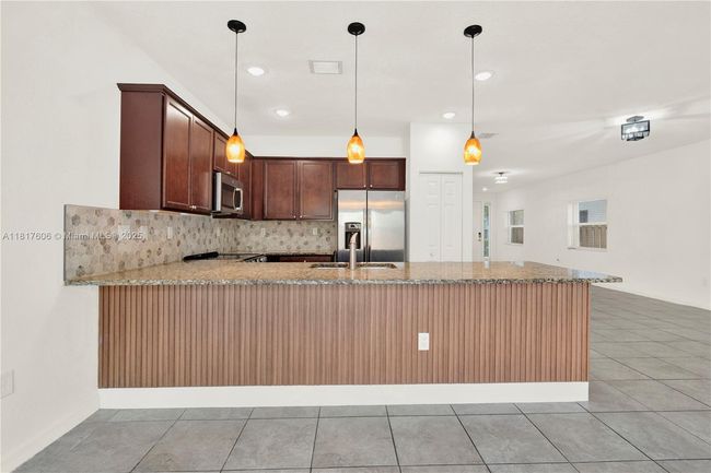 279 Se 31 St Ter, House other with 5 bedrooms, 3 bathrooms and null parking in Homestead FL | Image 5