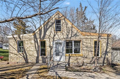 1613 Clifford St, Saint Joseph, MO, 64505-1213 | Card Image