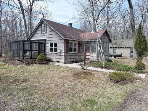 5 Loop Rd, Wurtsboro, NY, 12790-2148 | Card Image