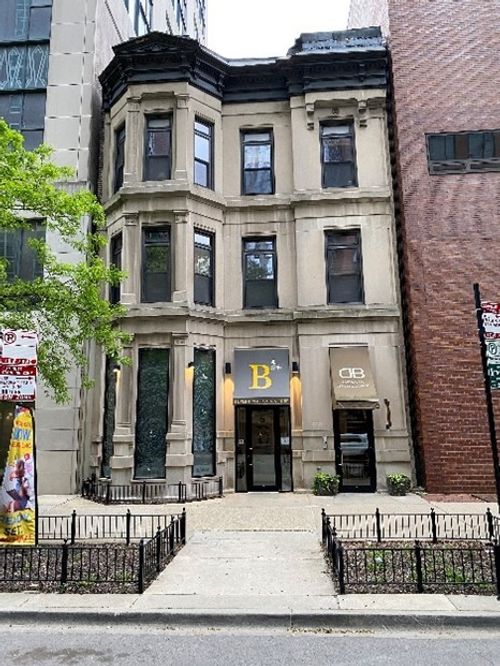 3-15 E Pearson St, Chicago, IL, 60611-2033 | Card Image