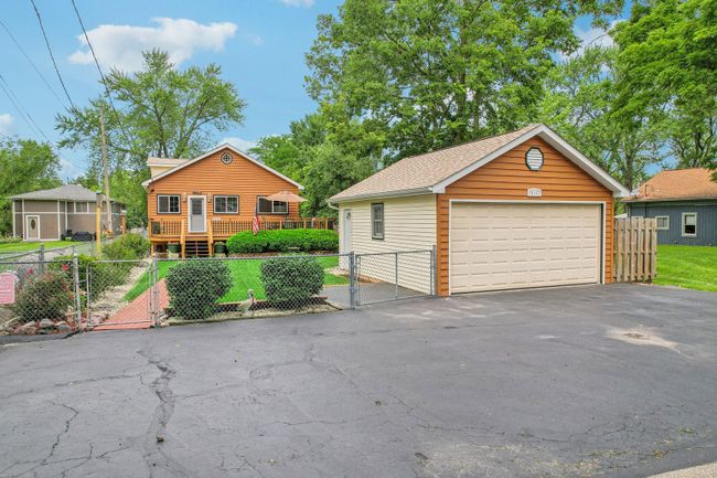 38332 N 8 Th St, House other with 3 bedrooms, 2 bathrooms and 2 parking in Spring Grove IL | Image 35