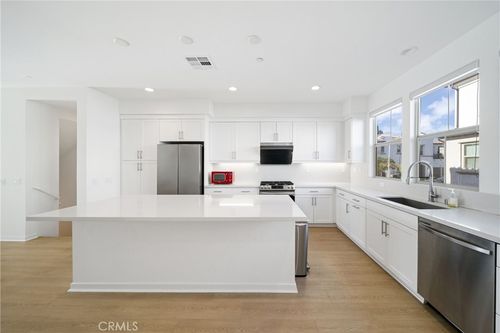 207 Colby Cir, Claremont, CA, 91711-2755 | Card Image