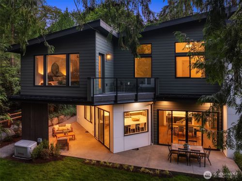 5222 Forest Ave Se, Mercer Island, WA, 98040-4626 | Card Image