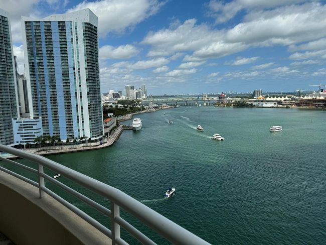 APT-1912 - 888 Brickell Key Dr, Condo with 2 bedrooms, 3 bathrooms and null parking in Miami FL | Image 12