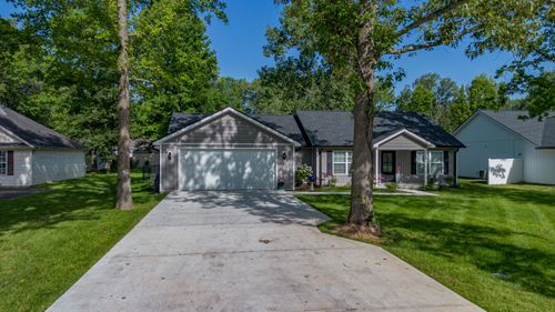 1915 Evelyn Dr, Paducah, KY, 42003-8502 | Card Image