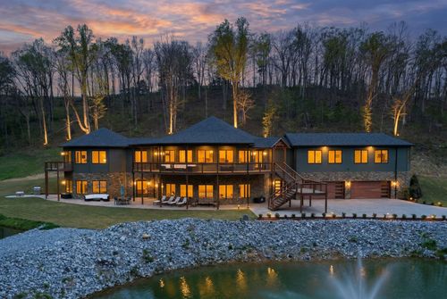 1751 Cayce Springs Rd, Thompsons Station, TN, 37179-9777 | Card Image