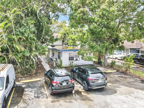 898 39th St, Oakland Park, FL, 33334-2946 | Card Image