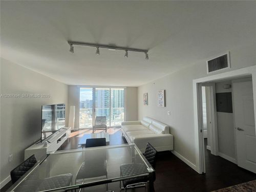 1607-1155 Brickell Bay Dr, Miami, FL, 33131-2983 | Card Image