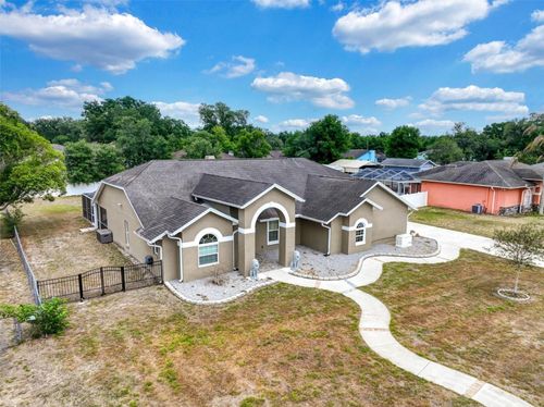 12229 Langshaw Dr, Thonotosassa, FL, 33592-2733 | Card Image