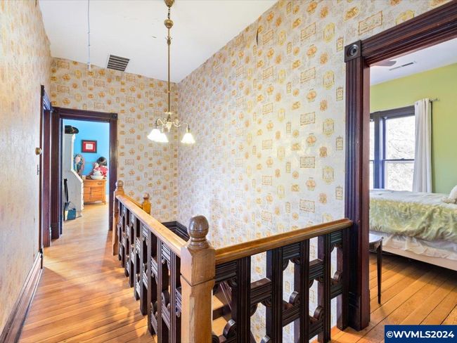 1006 Pine St, House other with 4 bedrooms, 2 bathrooms and null parking in Silverton OR | Image 26