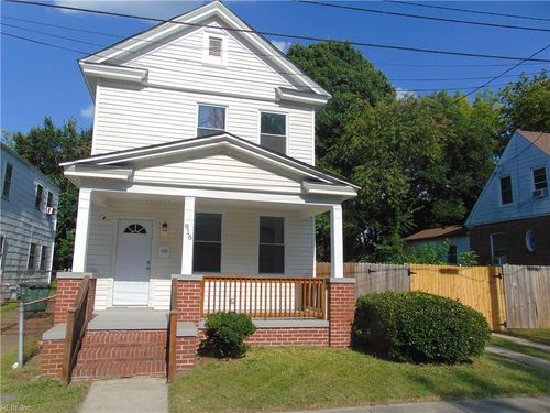 916 Kenton Ave, Norfolk, VA, 23504-3918 | Card Image