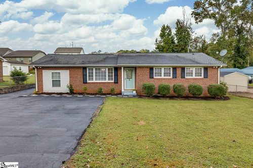 15 Strawberry Dr, Greenville, SC, 29617-1909 | Card Image