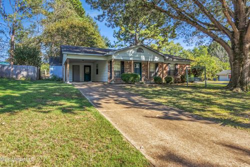 5770 Chickasaw Dr, Horn Lake, MS, 38637-9027 | Card Image