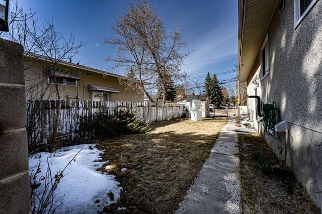 4218 40 Avenue Nw, Home with 15 bedrooms, 5 bathrooms and 4 parking in Calgary AB | Image 16