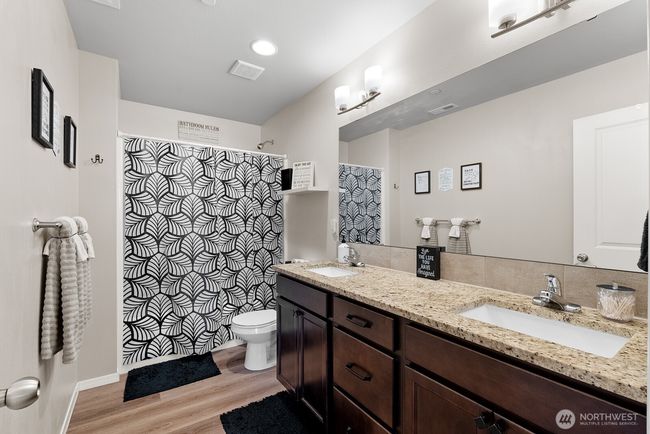 Bathroom #2 | Image 19