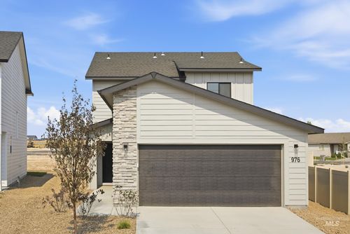 976 Thunderbolt Dr, Mountain Home, ID, 83647-1395 | Card Image