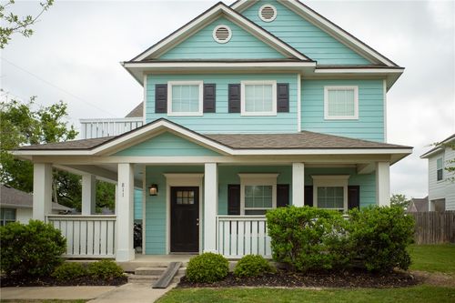 811 Welsh Ave, College Station, TX, 77840-6151 | Card Image