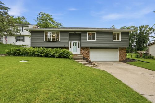 1721 E 42nd Ct, Davenport, IA, 52807-1301 | Card Image
