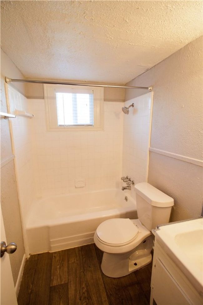 A25 - 2506 Manor Cir, Home with 2 bedrooms, 1 bathrooms and 1 parking in Austin TX | Image 15
