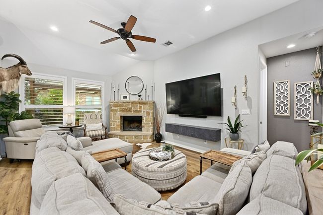 169 Fort Cobb Way, House other with 4 bedrooms, 3 bathrooms and 6 parking in Georgetown TX | Image 12