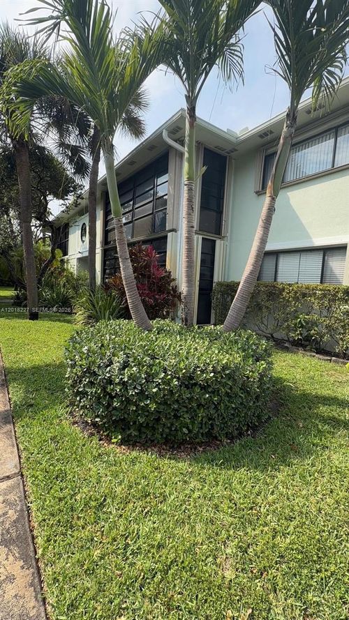 102-761 Ne 199th St, Miami, FL, 33179-3067 | Card Image
