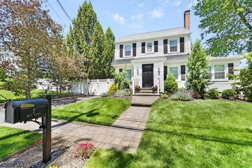 7 W Craig St, Basking Ridge, NJ, 07920-1709 | Card Image