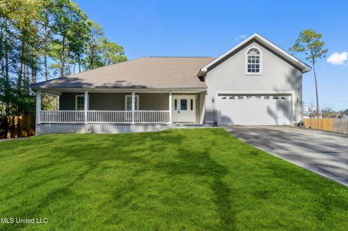 15020 Thelma St, Biloxi, MS, 39532-6201 | Card Image