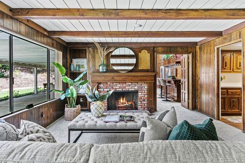 19111 Ridgeview Rd, Villa Park, CA, 92861-1309 | Card Image