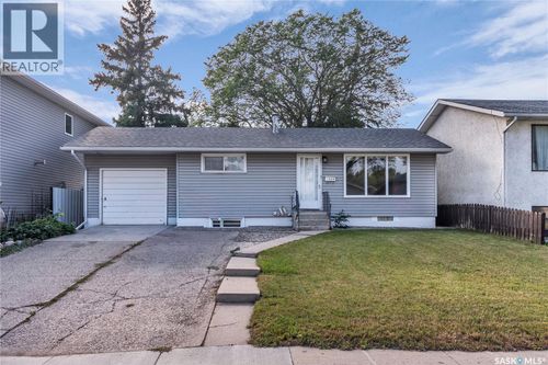 1729 Av C N, Saskatoon, SK, S7L1L6 | Card Image