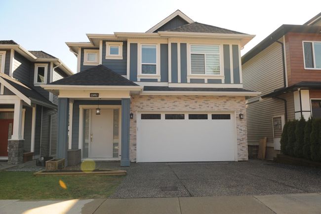 23092 135 Avenue, House other with 5 bedrooms, 3 bathrooms and 4 parking in Maple Ridge BC | Image 1