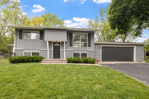 300 N 3rd St, Elburn, IL, 60119-8921 | Card Image